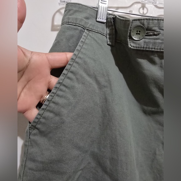 Bandolino Men's Olive Shorts - Picture 6 of 13